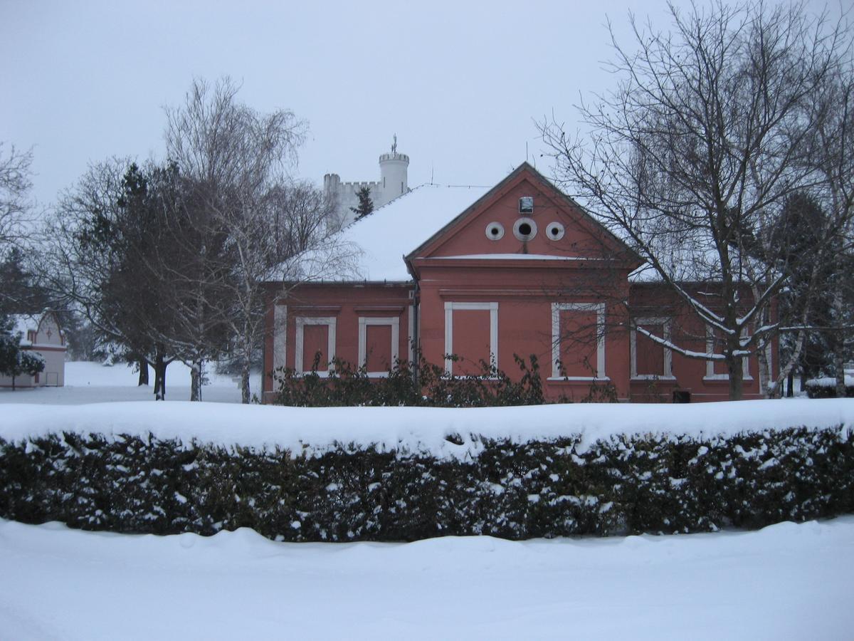 Bed and Breakfast Dvorac Fantast Becej Экстерьер фото