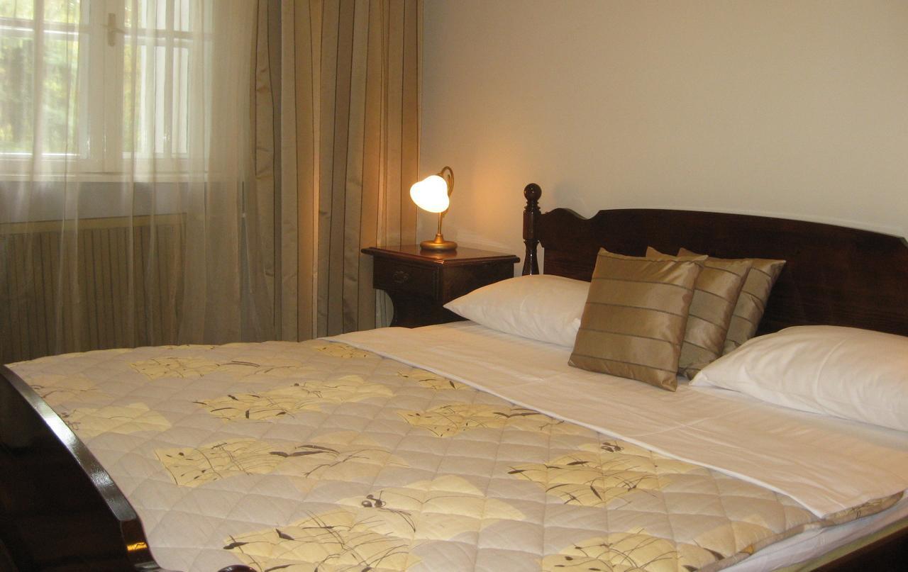 Bed and Breakfast Dvorac Fantast Becej Экстерьер фото